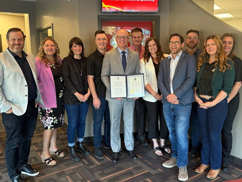 Mayor Gillingham honours CHVN with award, shares fall priorities for Winnipeg