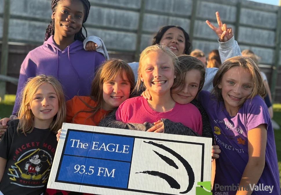 The Eagle 93.5 celebrates 25 years with community at Stardust Drive-In bash